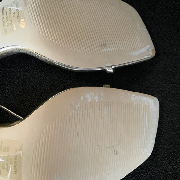 Steve Madden Women's "Locke" Gold Strappy Sandals Size: 9 - Picture 4 of 9